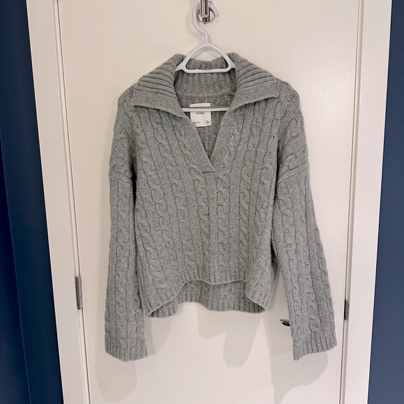 Abercrombie Grey Cable Notch Neck Sweater (XS) - Picture 1 of 5